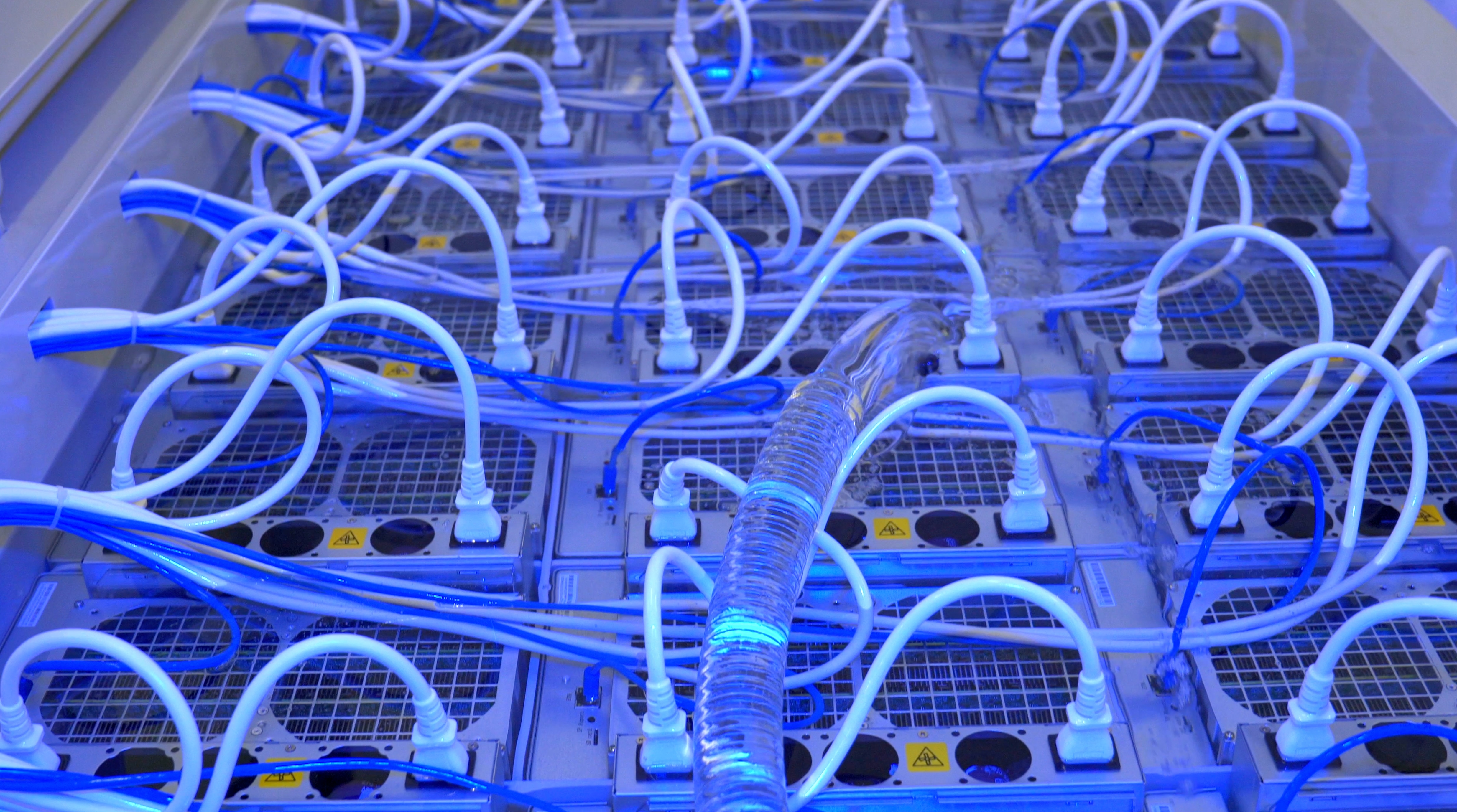 DOWSILTM immersion cooling technology